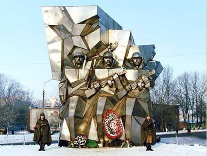 памятник Подольским курсантам